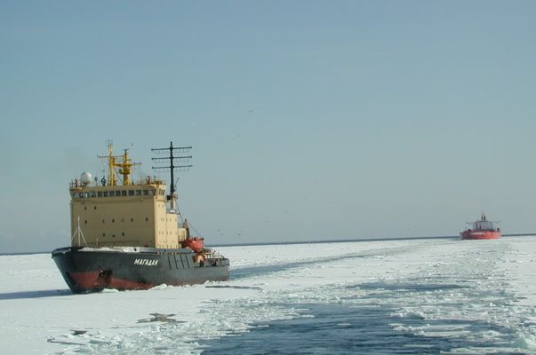 Морские перевозки в Приморье: ледокол Магадан готов к работе