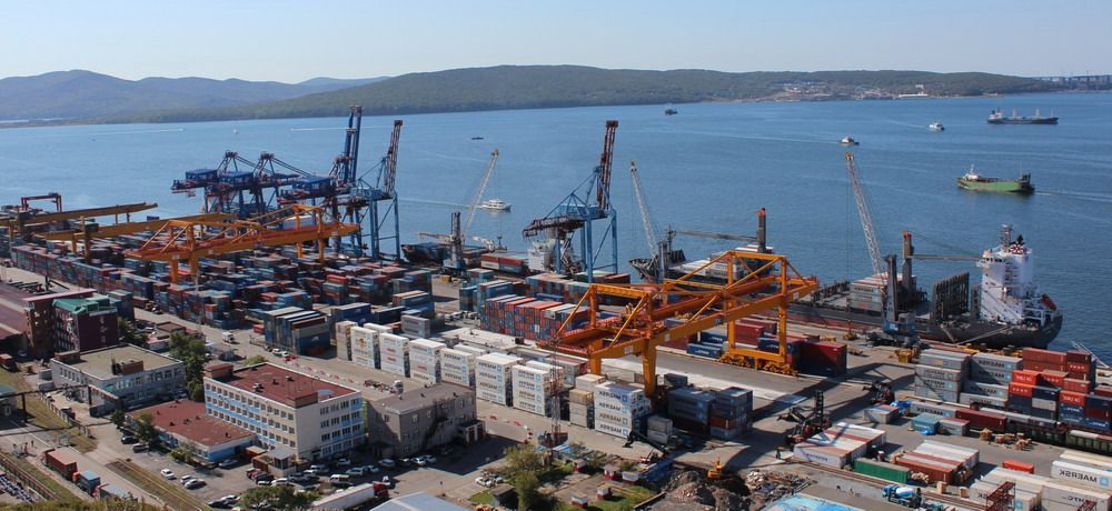Порт Владивосток получил свободу
